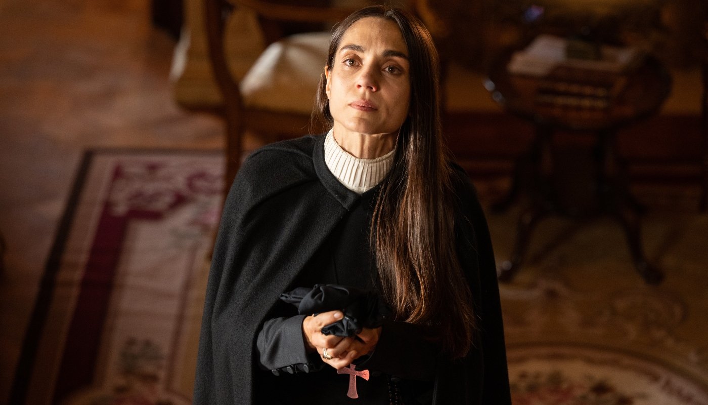 a nun removes her veil in the film cabrini