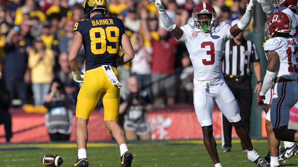 Les Lions de Détroit sélectionnent le CB d'Alabama Terrion Arnold.  Note : A