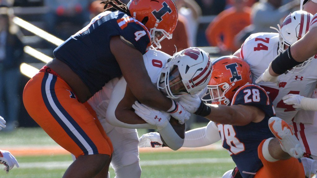 Les commandants de Washington sélectionnent le DL de l'Illinois Johnny Newton.  Note : A+