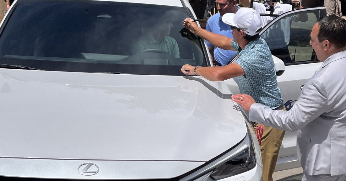 Texas Open : Rickie Fowler marque le nouveau Hole in 1 Lexus de Jordan Spieth