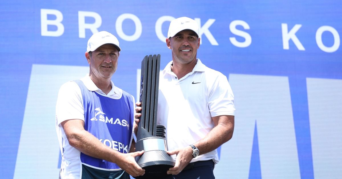 Brooks Koepka se prépare avant le championnat de la PGA avec la victoire du LIV Singapour