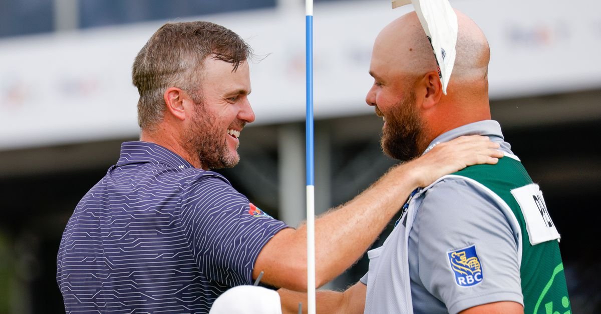 Taylor Pendrith gagne un bain de bière au milieu de la victoire du PGA Tour à Byron Nelson