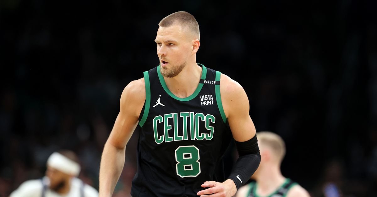 Kristaps Porzingis exclu par les Celtics pour le troisième match de la finale NBA contre Dallas