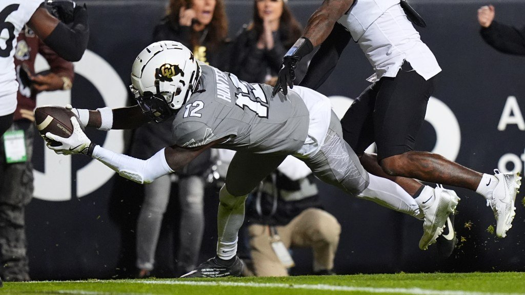 Travis Hunter et Shedeur Sanders ont mené le Colorado à sa sixième victoire