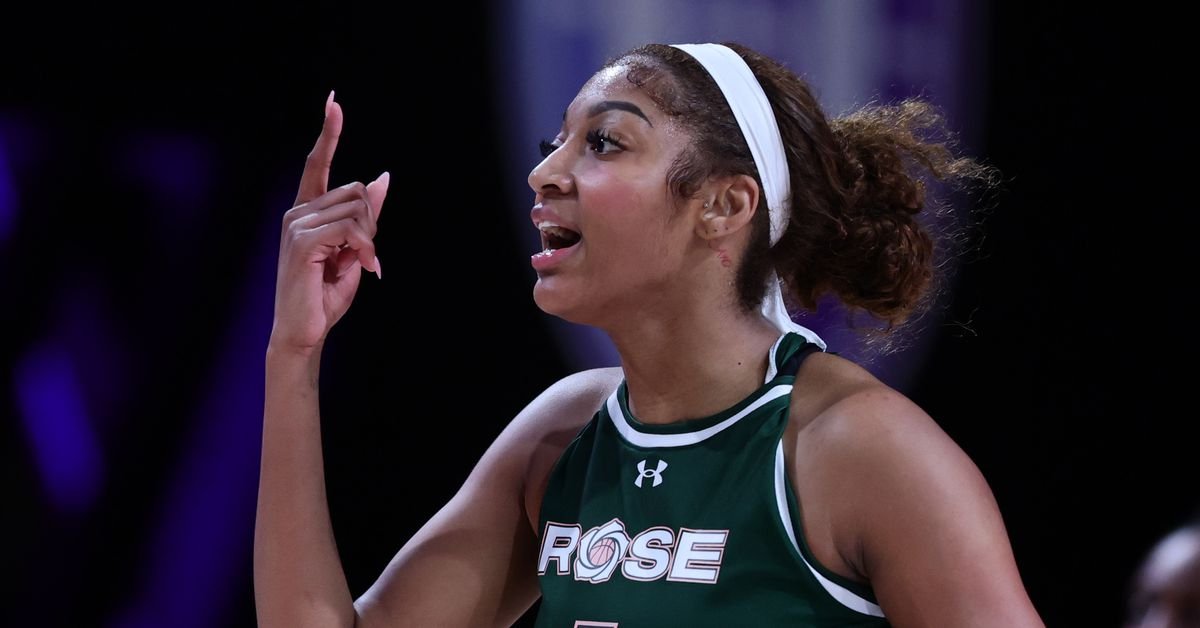 Angel Reese reçoit un prestigieux prix inégalé après la saison stellaire